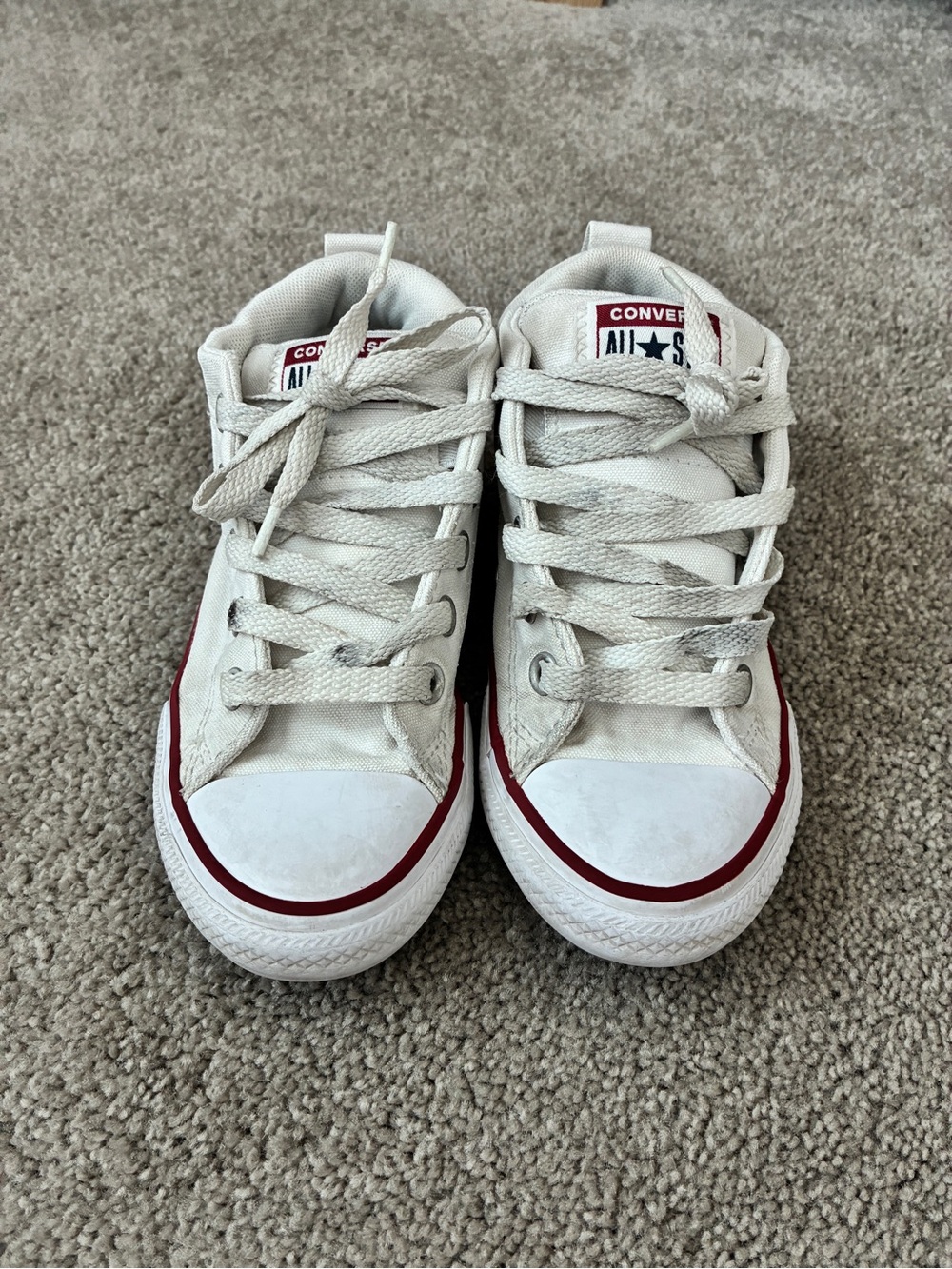Youth Converse Chuck Taylor Mid Top